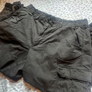 Women’s American Eagle Cargo Pants — Size 18 Short